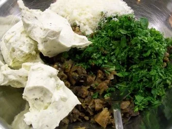 Estragon-Maispoularde zu Edelpilzravioli an einer Beurre blanc - Rezept - Bild Nr. 3