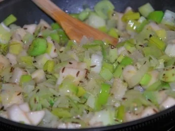 Poreequiche mit Birnen und Edelpilzkäse - Rezept - Bild Nr. 5