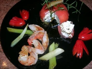 Rezept: Tomaten "Surprise" mit Scampi - eine leckere Vorspeise - Tomaten "Surprise" mit Scampi - eine leckere Vorspeise - - Rezept