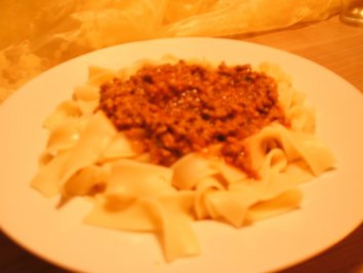 Bolognese Soße - Rezept mit Bild - kochbar.de