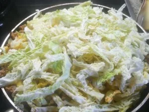 Rezept: Deftige Wirsingpfanne mit Kartoffeln und Hack Bild Nr. 3 Deftige Wirsingpfanne mit Kartoffeln und Hack - Rezept - Bild Nr. 3