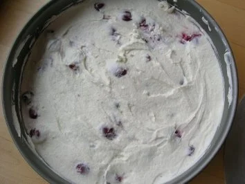 Rezept: Schwarzwälder Kirschtorte Bild Nr. 5 Schwarzwälder Kirschtorte - Rezept - Bild Nr. 5