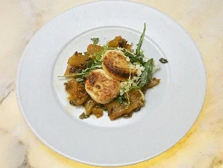 Rezept: Ziegenkäse auf Kürbis-Rucola-Salat Ziegenkäse auf Kürbis-Rucola-Salat - Rezept