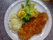 Putenschnitzel mit Knusper-Cornflakes-Panade und Gemüse - Rezept