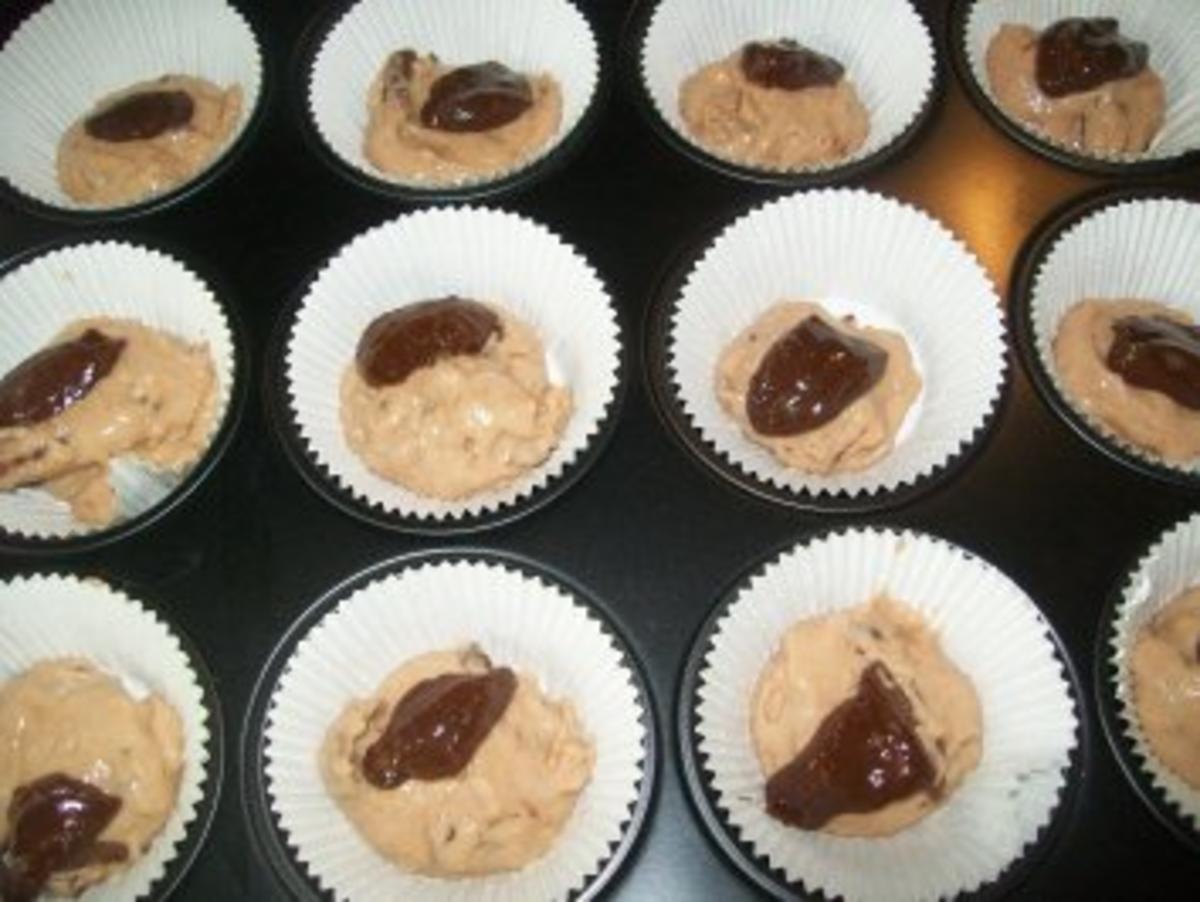Schokoladen Muffins oder ein kleiner Kuchen mit zartschmelzendem Kern - Rezept - Bild Nr. 3