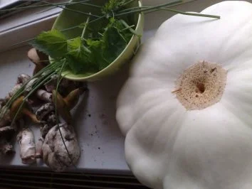 Rezept: Patisson gefüllt mit Champignon-Kräuterhackfleisch Bild Nr. 2 Patisson gefüllt mit Champignon-Kräuterhackfleisch - Rezept - Bild Nr. 2