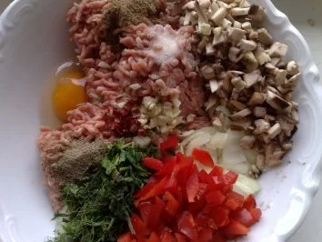 Rezept: Patisson gefüllt mit Champignon-Kräuterhackfleisch Bild Nr. 5 Patisson gefüllt mit Champignon-Kräuterhackfleisch - Rezept - Bild Nr. 5