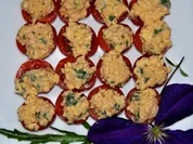 Käse-Knobi-Bombe auf Tomaten - Rezept