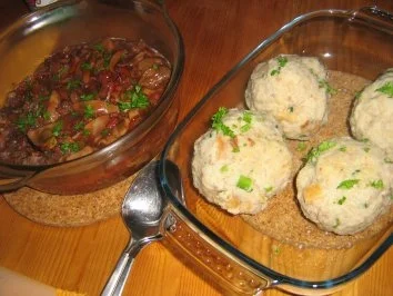 Semmel-Brot-Knödel - Rezept