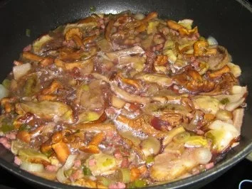 Rezept: Steinpilzpfanne mit Pfifferlingen Bild Nr. 5 Steinpilzpfanne mit Pfifferlingen - Rezept - Bild Nr. 5