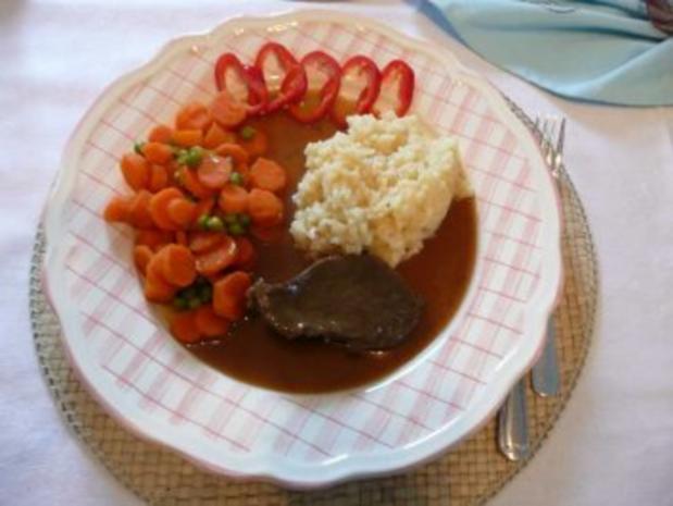 Rind : Sauerbraten an Gemüse mit Kartoffel-Kohlrabi-Brei - Rezept ...