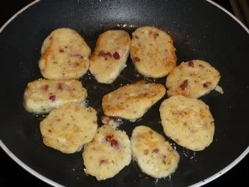 Rezept: Beilage: Kartoffel - Speckknödel Bild Nr. 2 Beilage: Kartoffel - Speckknödel - Rezept - Bild Nr. 2