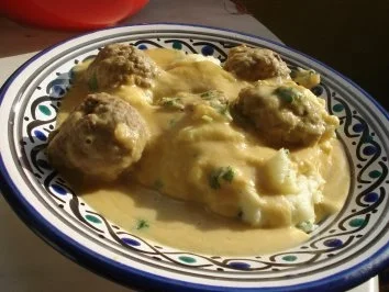 Rezept: Hackfleischbällchen "m`touwem" mit kichererbsensoße Bild Nr. 2 Hackfleischbällchen "m`touwem" mit kichererbsensoße - Rezept - Bild Nr. 2