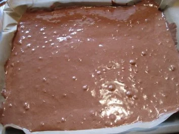 Rezept: Schwarzwälder-Kirsch-Rolle Bild Nr. 2 Schwarzwälder-Kirsch-Rolle - Rezept - Bild Nr. 2