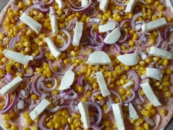 Rezept: Pizza Tonno Bild Nr. 3 Pizza Tonno - Rezept - Bild Nr. 3