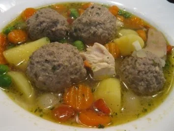 Bunter Gemüseeintopf mit Fleischklöße - Rezept