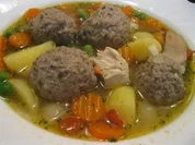 Bunter Gemüseeintopf mit Fleischklöße - Rezept