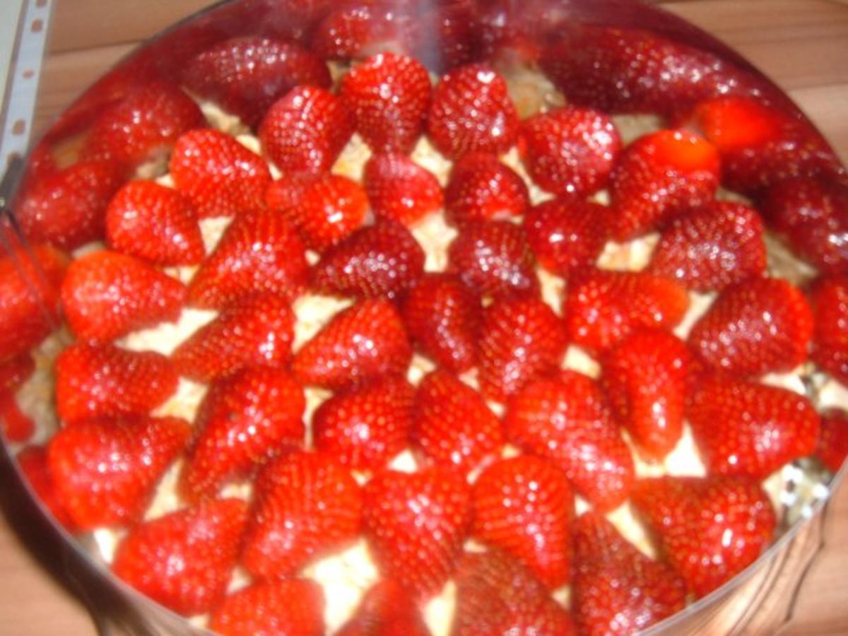 Erdbeer - Knuspertorte - Rezept - Bild Nr. 9
