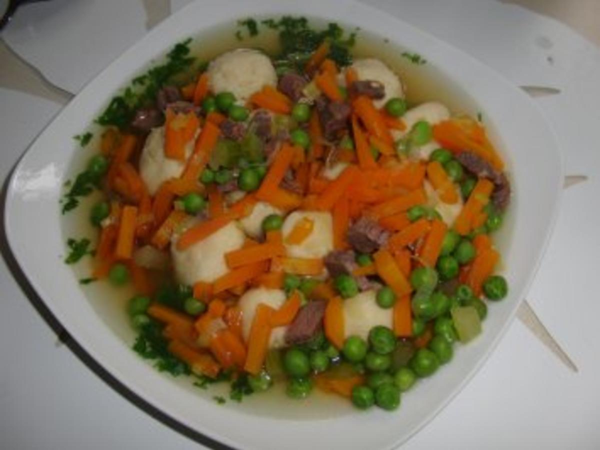 Suppe : Grießklößchen-Eintopf mit viel Gemüse und Rindfleisch - Rezept ...