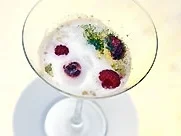 Geliertes Winzersorbet mit Brombeerinfusion dazu geeiste Melonen Lolly Pops - Rezept - Bild Nr. 9