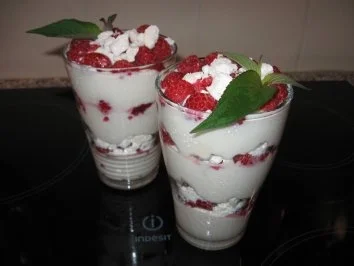 Rezept: Leichter Himbeer-Baiser-Traum Bild Nr. 3 Leichter Himbeer-Baiser-Traum - Rezept - Bild Nr. 3