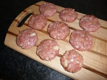 Rezept: Fleischpflanzerl Bild Nr. 4 Fleischpflanzerl - Rezept - Bild Nr. 4