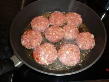 Rezept: Fleischpflanzerl Bild Nr. 6 Fleischpflanzerl - Rezept - Bild Nr. 6