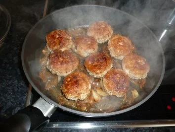 Rezept: Fleischpflanzerl Bild Nr. 6 Fleischpflanzerl - Rezept - Bild Nr. 6