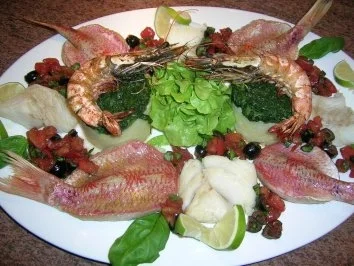 Rezept: Fischplatte Kabeljauloin/ Meerbarben Blattspinat+Trüffelöl-Kartoffelpüree/ Pernod Sauce Fischplatte Kabeljauloin/ Meerbarben Blattspinat+Trüffelöl-Kartoffelpüree/ Pernod Sauce - Rezept