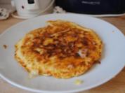 Speck-Nudel-Pfannkuchen mit Käse - Rezept