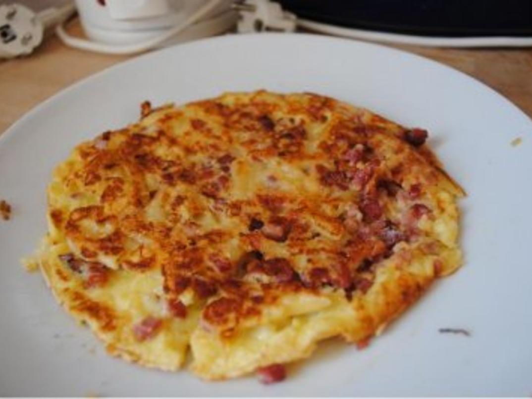 Speck-Nudel-Pfannkuchen mit Käse - Rezept - kochbar.de