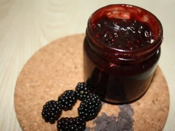 Aufstrich, süß: Brombeer-Schokoladen-Sirup mit Chili - Rezept