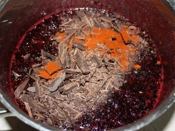 Aufstrich, süß: Brombeer-Schokoladen-Sirup mit Chili - Rezept - Bild Nr. 4