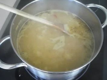 Gelbe Linsensuppe mit Kreuzkümmeljoghurt und Putenklösschen - Rezept - Bild Nr. 4