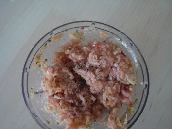 Gelbe Linsensuppe mit Kreuzkümmeljoghurt und Putenklösschen - Rezept - Bild Nr. 5