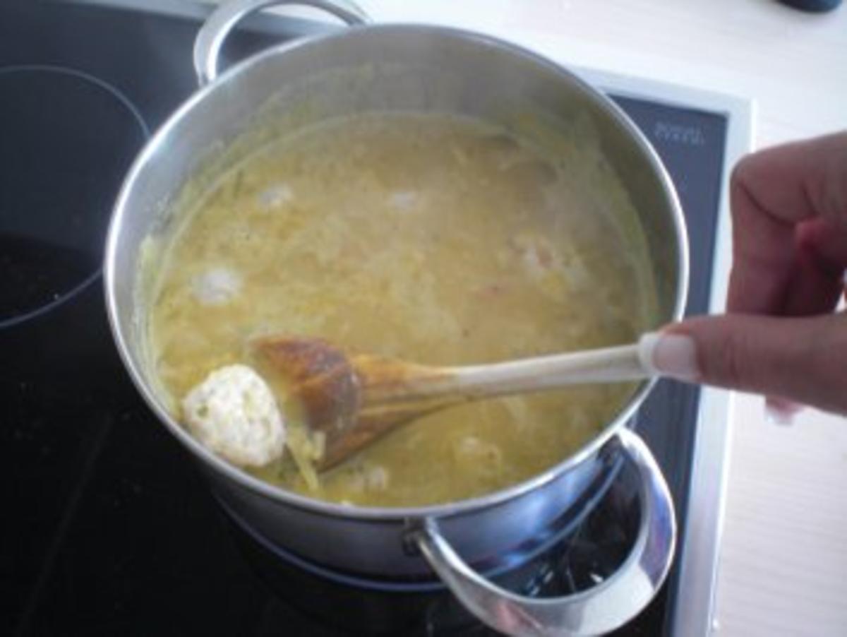 Gelbe Linsensuppe mit Kreuzkümmeljoghurt und Putenklösschen - Rezept - Bild Nr. 6