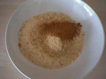 Zwetschgenknödel mit Zimtgremolata und Jogiteeschaum - Rezept - Bild Nr. 7