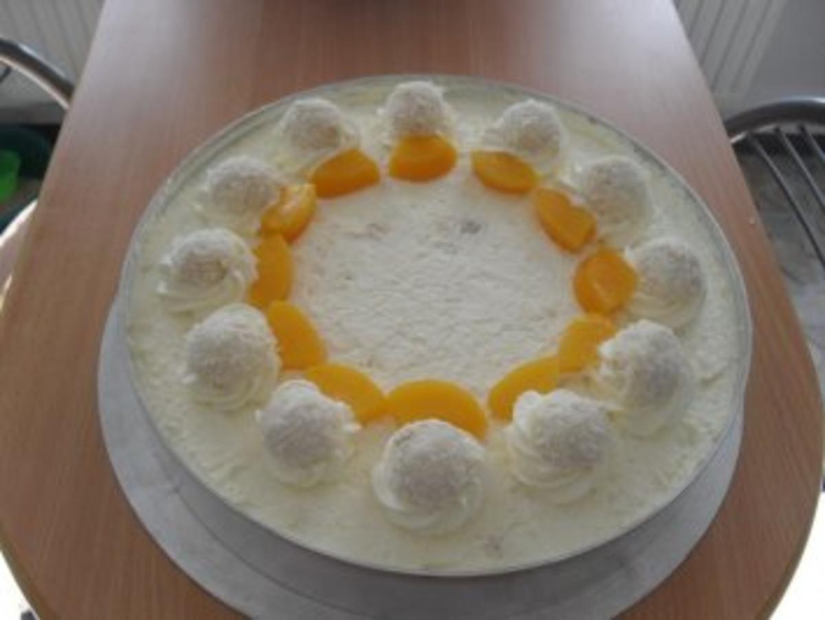 Raffaelo - Torte mit Aprikosen - Rezept