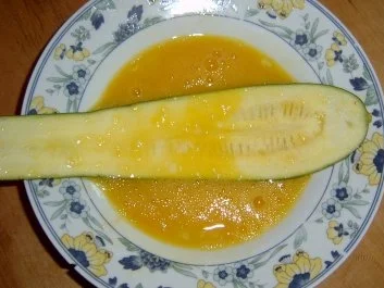 VORSPEISE:  gebratene Zucchinischeiben zweierlei Art - Rezept - Bild Nr. 2