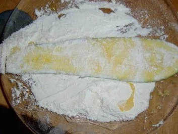 VORSPEISE:  gebratene Zucchinischeiben zweierlei Art - Rezept - Bild Nr. 3