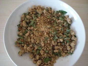 Rezept: Rind in der Salbeipanade mit Austernpilzragout an Kräuterhonig-Schmand-Polenta Bild Nr. 2 Rind in der Salbeipanade mit Austernpilzragout an Kräuterhonig-Schmand-Polenta - Rezept - Bild Nr. 2