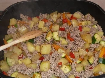 Pfannengericht: Kartoffel, Hack und Gemüse - Rezept - Bild Nr. 2
