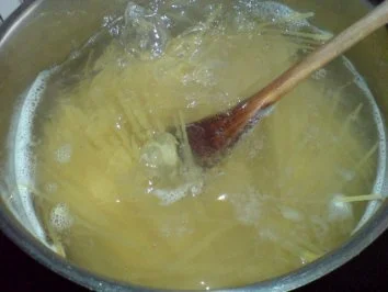 Spaghetti mit leichter Zucchinisoße - Rezept - Bild Nr. 4