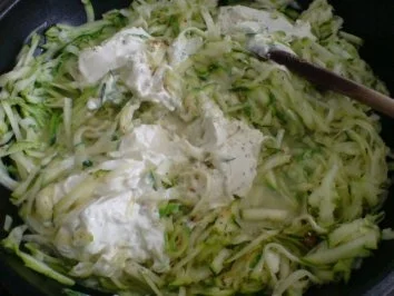 Spaghetti mit leichter Zucchinisoße - Rezept - Bild Nr. 7