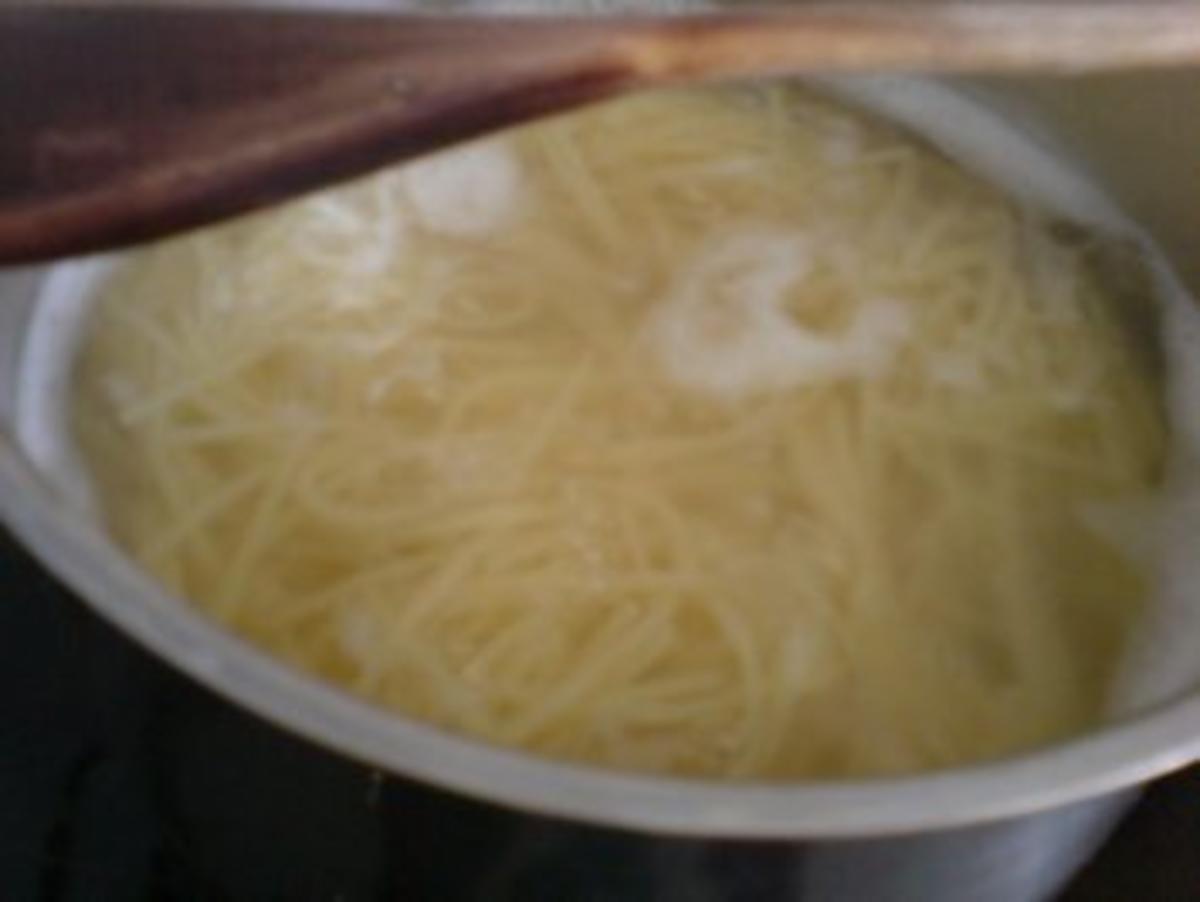 Spaghetti mit leichter Zucchinisoße - Rezept - Bild Nr. 8