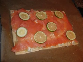 Rezept: Pizza : Die neue Generationspizza mit Lauch, Räucherlachs und Kräuterschmand Bild Nr. 3 Pizza : Die neue Generationspizza mit Lauch, Räucherlachs und Kräuterschmand - Rezept - Bild Nr. 3