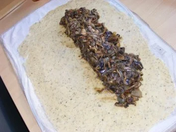 Zwiebel-Champignons-Strudel - Rezept - Bild Nr. 2