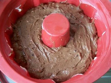 Backen: Schokoladenkuchen mit dreierlei Schokolade - Rezept - Bild Nr. 4