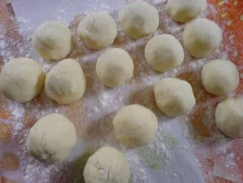 Zwetschgenknödel in Butterbröseln - Rezept - Bild Nr. 4
