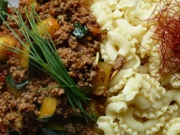 Zucchini-Hackpfanne mit italienischer Pasta - Rezept - Bild Nr. 2